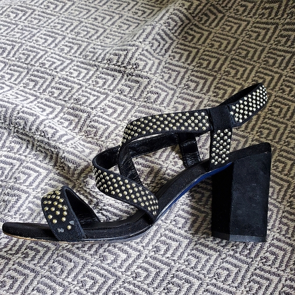 Staccato Heel - Picture 4 of 6